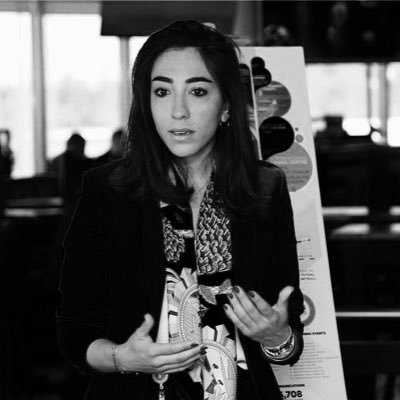CMO, brand builder, traveller, skier, foodie and amateur chef. ❤️ sports, burgers, art and fashion.