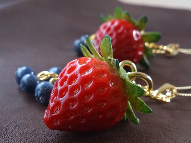 kamkame's profile picture. 食べられないフルーツ農家です。粘土でスイーツをアクセサリーにしています。