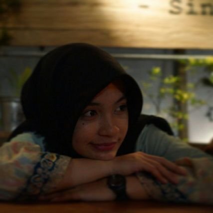 yessicaedi's profile picture. I'm graduated of International Relations FISIP UPN Veteran Jakarta '10| R♡| part of @HIMAHIUPNVJ |Writer's| Reporter's | Dolphin, Star & Rainbow addict