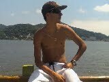 Sou o que sou porque vivo da minha maneira...Você procurando respostas olhando pro espaço,e eu tão ocupado vivendo...
Eu não me pergunto, Eu faço !!!