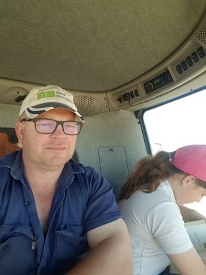 Farming on murray plains with wife and 3 children.