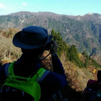 ハイキング・山登り大好き✨週末はいつも🌄山と温泉♨ 岐阜県に住んでいるサラリーマン。📷画像もたくさんUP。Canon EOS80Dで撮影。山登りで景色や高山植物、動物などを撮影しながら、季節ごとの自然を楽しんでいます。🌟星を見るのも大好きです。 (ハイキング、写真用アカウント。)
