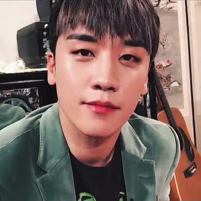 I'm Ristan and shipper Nyongtory I will update and throwback about SeungRi and Nyongtory, I write Gri fanfic. Welcome ❤️