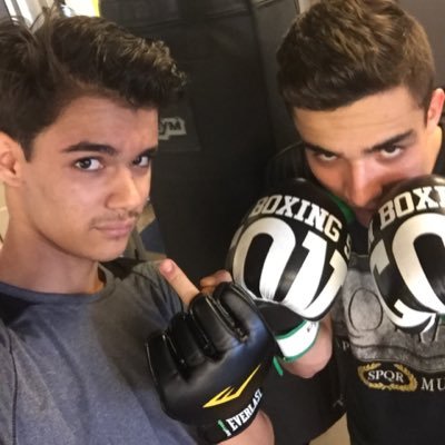 Metalero! 🤘🏻 Y apasionado de los videojuegos. MMA 👊🏻 Canal de YouTube: ArtingaCB