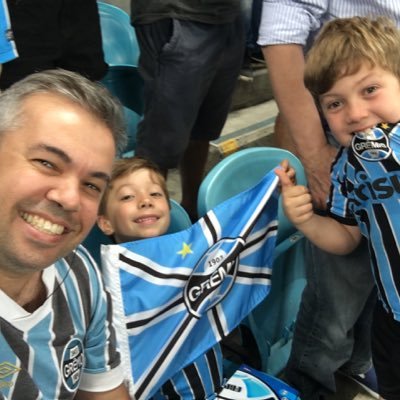 Médico urologista. Guitarrista. Gremista. Pai do João Antonio e do Lucas. Professor da Escola de Medicina da @Unisinos. Conselheiro do @Gremio 2022-2028.