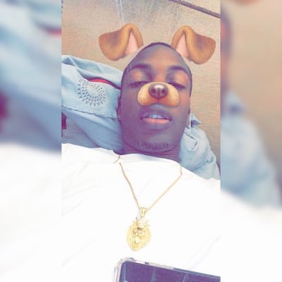 NoFaking❌ , just baking⚠️ , money making⚜ , we ain't snakin♻️. live life with no regrets - love God