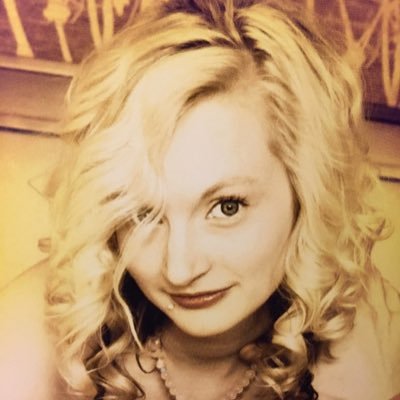 bleucaesura's profile picture. Working on it...