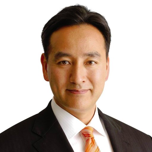 神奈川18区の衆議院議員・獣医学(博士)。初代スタートアップ担当大臣。