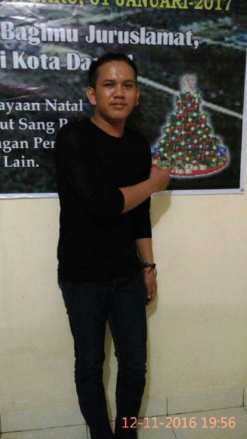 RicoardiSinaga's profile picture. 