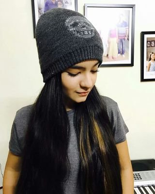 Im Anushkian Forever ✌
You can follow me on Insta @anushkasen0408.fansp :)