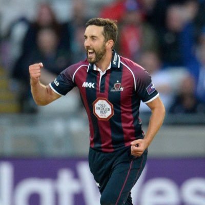 professional cricketer for @northantsccc, sponsored by @bluedogsportsuk.