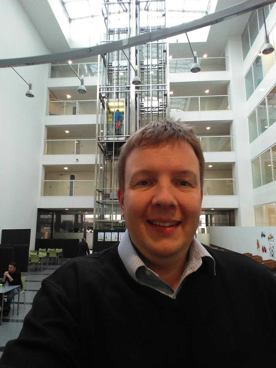 Dad, amateur photographer, motorsport fan, geek, Humanist, green belt karate-ka and former commuter.