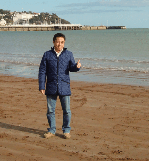I am a Japanese scientist working in the UK. I have been living in Abingdon since September 2008.