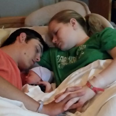 courtneydhobbs's profile picture. Ellie's Mommy🐘