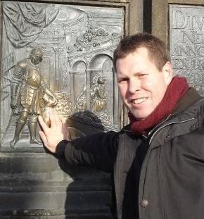1967 / CRM (Siebel) professional / Software developer / Scrum (Agile) follower / Squash player / Reader / Thinker / Traveller / Father