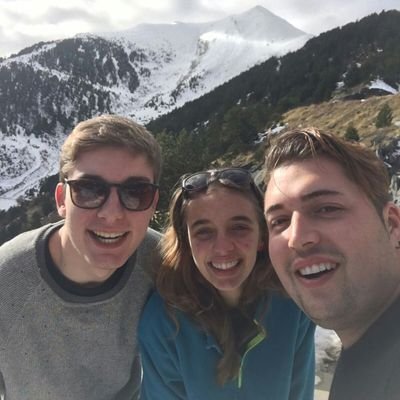 ivan_far_98's profile picture. Disfrutant de la música, del burro i de la cassalla. 
📚ADE en UA