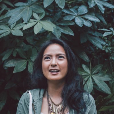 I sing, eat, and travel. Then I vlog about it.