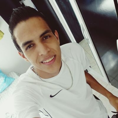 - 31 anos , inteligente , curto musica de qualidade ,sou Corinthiano e Apaixonado por Games . que saber mais ?