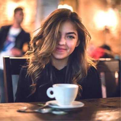 HOLA SOY DARYNA ANTES CAMPEONA DE PEQUENOS GIGANTES AHORA ORGULLOSAMENTE MEGABAIT mi facebook https://t.co/UzMQ9Mw5x0
