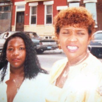 elaniemac's profile picture. 