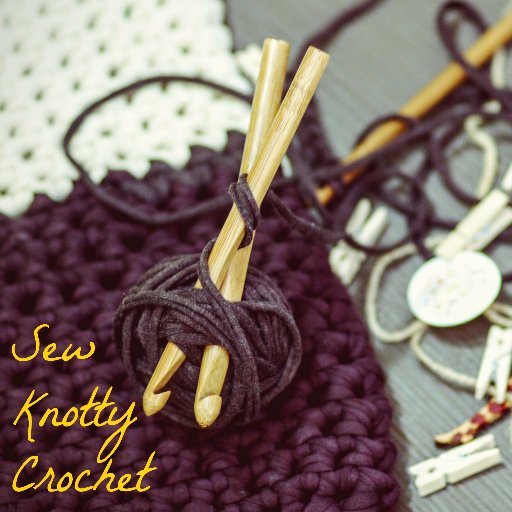 Knit & Crochet Addict  / Hook & Needle Junkie / Hoarder of Yarn ｡^‿^｡