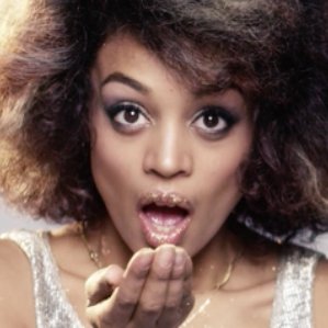 curl_society's profile picture. Specialized healthy haircare for curly, frizzy, Afro-textured and damaged hair.