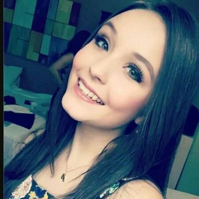 Sou Isabela Junqueira Canto na Banda C1R - Moro na Mansão Junqueira Irmâs @ManuelaAgnes19 @ManuellaOffcCR1 Marrenta Caprichosa Rockeira - Filha da Rebeca Agnes