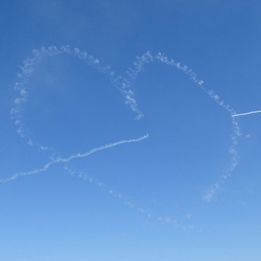 twitter初心者
J-WAVE大好き、翼のついている物、鳥、飛行機が大好きで写真撮影が趣味です!、あとはエア-レ-スパイロットの室屋義秀フアンです。
とりとめも無くつぶやきますので気にせずおつきあい、よろしくお願いします。