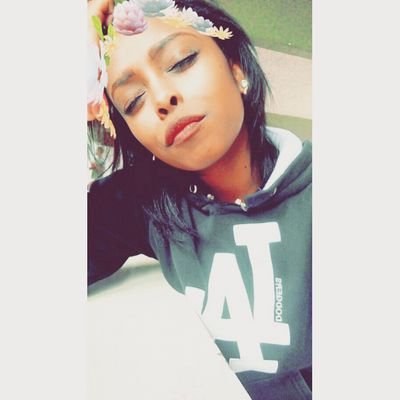 isabelle_nara's profile picture. Insta : @bele_nara