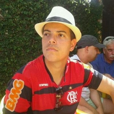 Pai do Arthur, Advogado, Flamenguista, Sócio Torcedor, Colecionador de camisas de futebol, Niteroiense.
