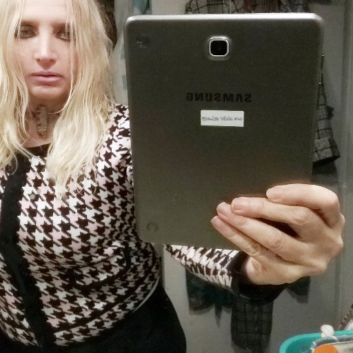 Author / Artist & Fashionista! Follow, Set & Make Trends. Always actively involved in helping create a brighter Future for a Beautiful World - Una Bonita Vida.