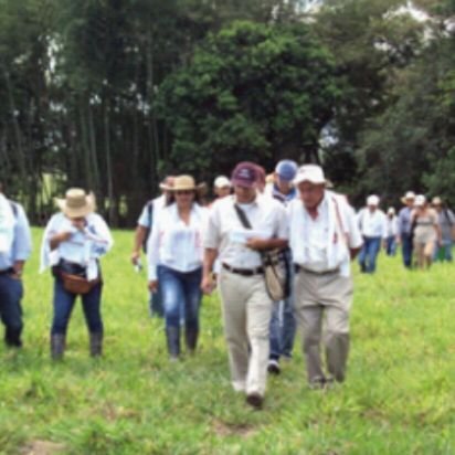 Planetero,  zuletero,. Me gusta el Ron y las mujeres.  Amante del olor a vaca... ROMO SINUANO...  Ascendimos nojodaaaaaa!!!