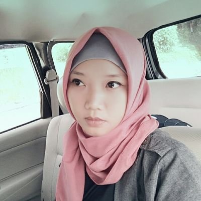kulniyasally's profile picture. Jangan difollow. Gada faedahnya.