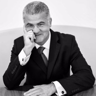 Directeur du restaurant gastronomique au Plaza Athénée