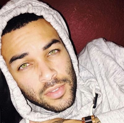 rpgchr's profile picture. Jamais loin de ton lit