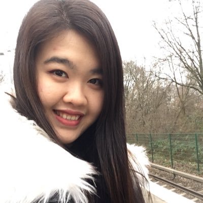 A Malaysia-Born Chinese Blogger & future vlogger who is quite talkative, sociable and willing to share almost everything I know with you =D