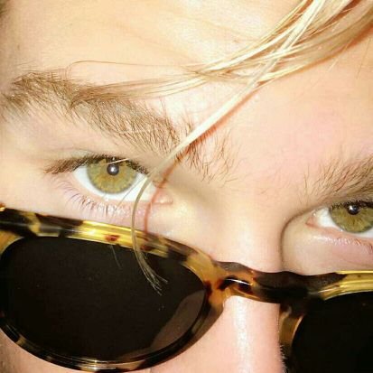 RpgGossipGirl1's profile picture. tu te pose des questions?suis je la personne à ta droite?derrière toi?à ta gauche?suis je ton amie?un homme une femme ? ça tu ne le saura probablement jamais.👀