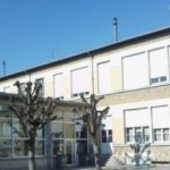 Bienvenue sur notre #twittclasse. Nous sommes dans une classe de CM2 à Chalons en Champagne(51). Notre maîtresse s'appelle Sandrine MENUT.