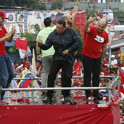 100% Chavista antiperialista revolucionaria y en apoyo a mi presidente Maduro.