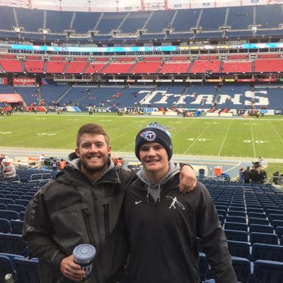 Sports fanatic. Follower of Christ. Instagram: @evhorne19 #Titanup