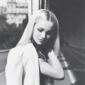 ASnowPrincess_'s profile picture. Daughter of The White Queen. Princess Of Wonderland.