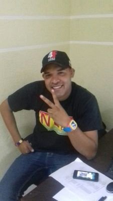 Militante Revolucionario, amante a la vida Promotor del Movimiento Somos Venezuela
#LealAHugoChavez
