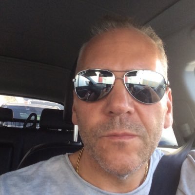 robinolger's profile picture. 