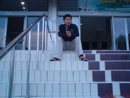 i'm college student in Akademi Analis 17 Agustus 1945 semarang-indonesia