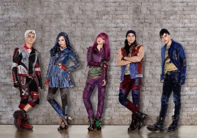 I love descendants it's the best movie in the world love all the cast make sure everybody watch descendants 2 when it comes out 💖💖