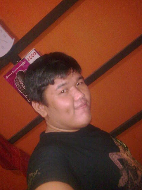 I was an ordinary boy who really loved Allah,Prophet Muhammad and my family.I liked nasyid song so much.. :)