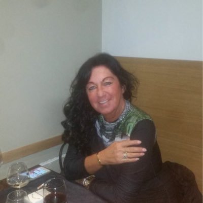 vanessakartal99's profile picture. 