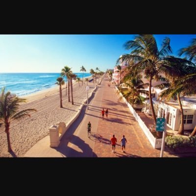 Vacation to Hollywood, where all your favorite celebrities go to getaway. What will happen? {Descriptive Roleplay} Parties, sex, drugs, etc.