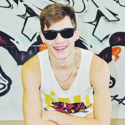 everything’s better with a smile :) blind skateboarder, hip-hop artist, the blind kid! https://t.co/h92cURUa26