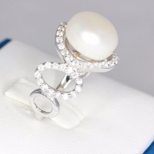 We are Manufacturer of high quality Gold and Silver Jewelry since 1994. Our Factory and Showroom is located in Bangkok, Thailand.